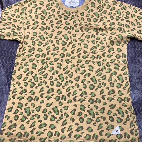10.Deep Other - 10 deep size medium pocket T-shirt super clean